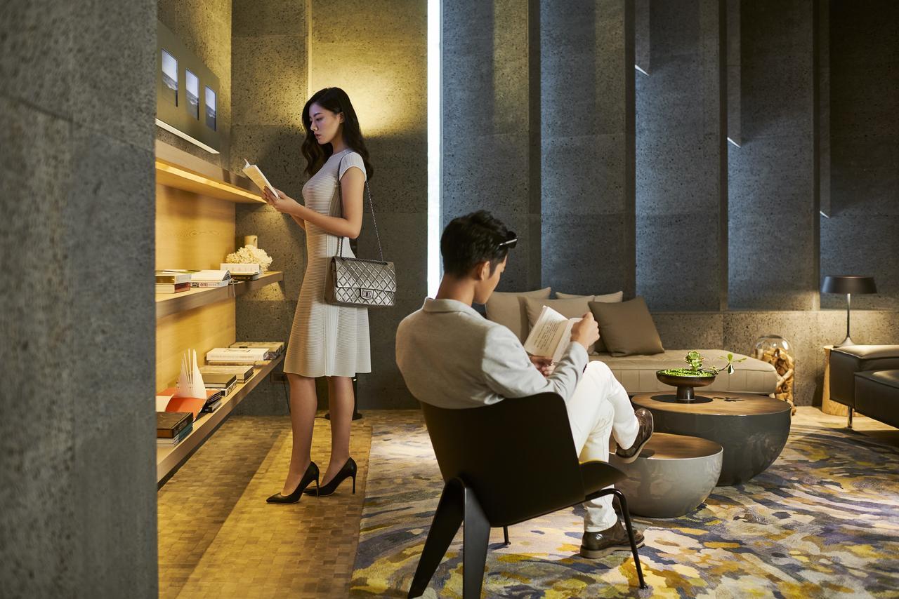 Silks Club Hotell Kaohsiung Exteriör bild The Club at Hong Kong International Airport