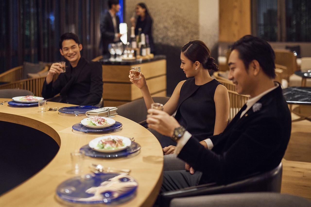 Silks Club Hotell Kaohsiung Exteriör bild The Wing at Hong Kong International Airport