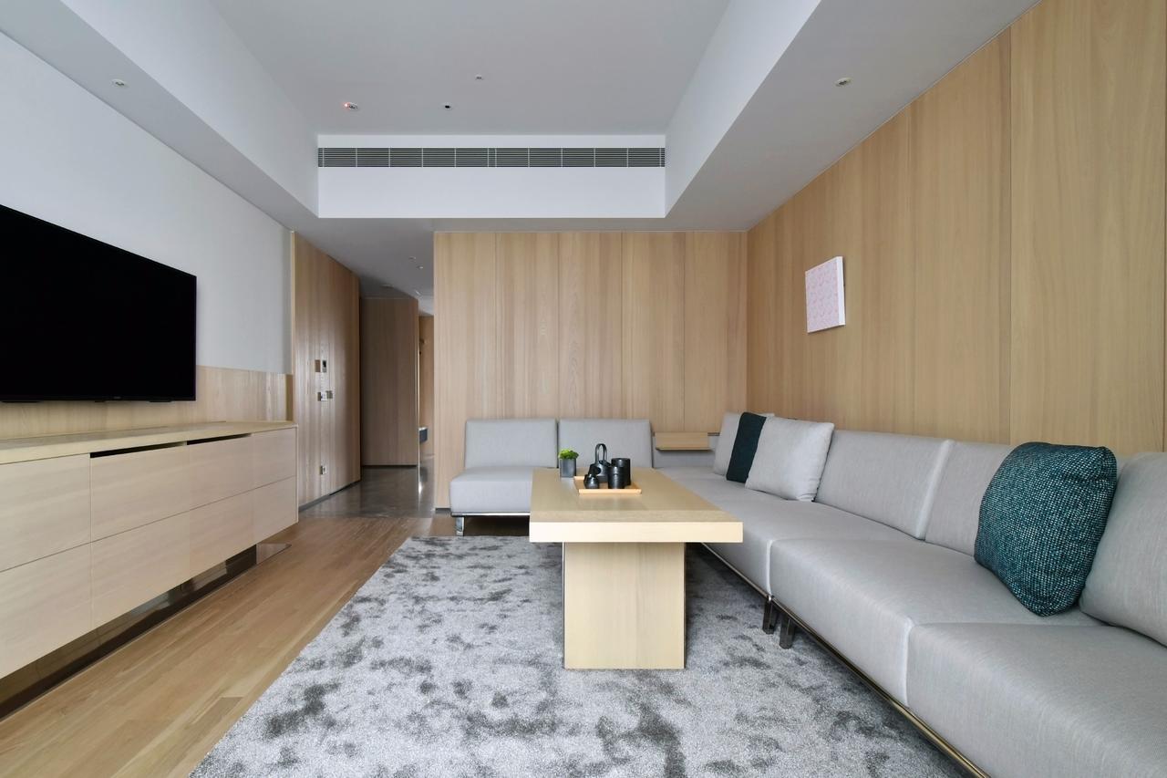 Silks Club Hotell Kaohsiung Exteriör bild The living room of a suite at The Hari